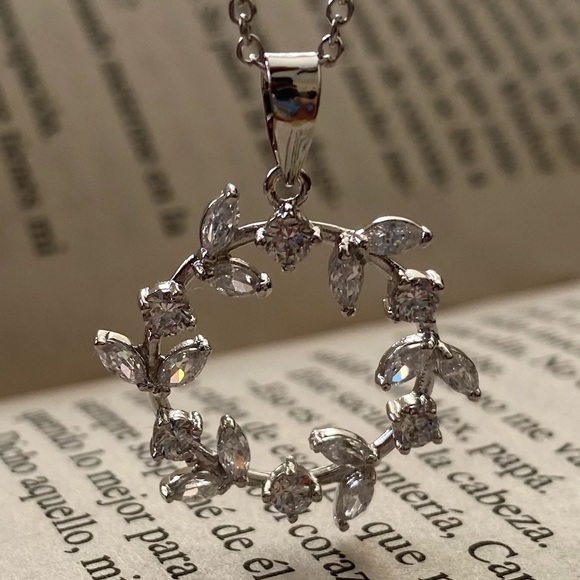 Mistletoe Necklace Sterling Silver 925 - Picture 3 of 3